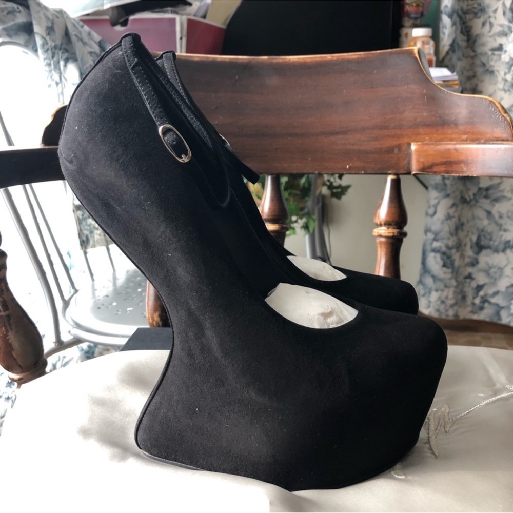 Giuseppe Zanotti Sculpted Wedges 39.5 NIB - Picture 3 of 8